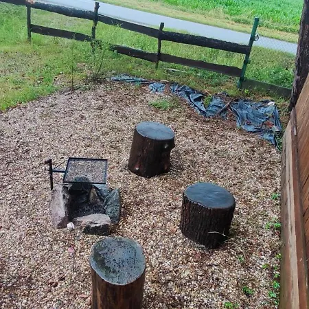 Pronajem Dreveneho Mobilheimu Stit フルメツ・ナト・ツィドリノウ